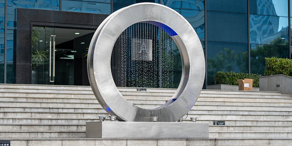 circle fountain sculpture