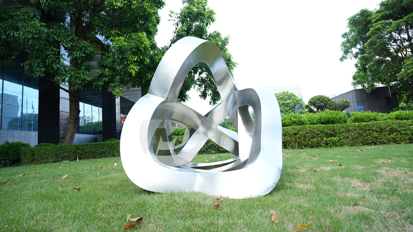 garden sculpture