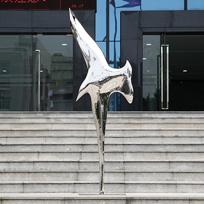 Fly bird sculpture