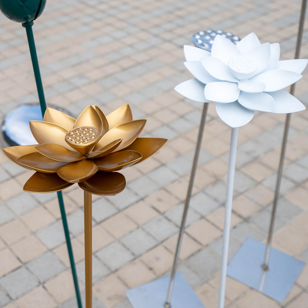 lotus sculpture