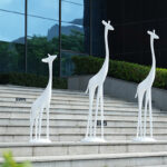 giraffe sculpture