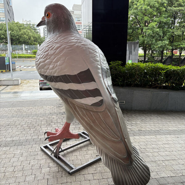 200cm Fiberglass Pigeon Sculpture – Realistic Outdoor Bird Art for Public & Commercial Spaces - Image 3