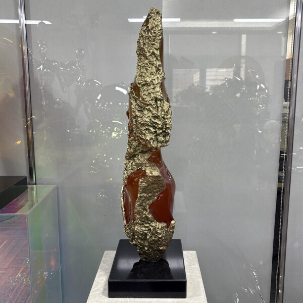 Resin Sculpture 083