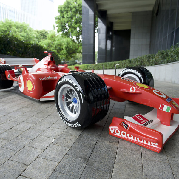 Racing car