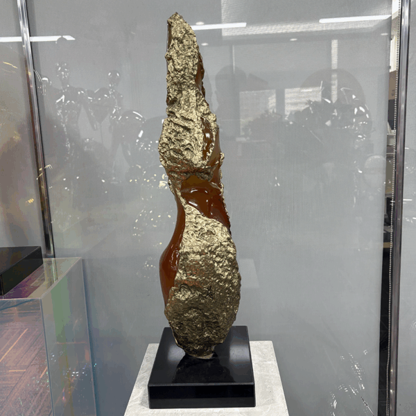 modern resin sculpture 4