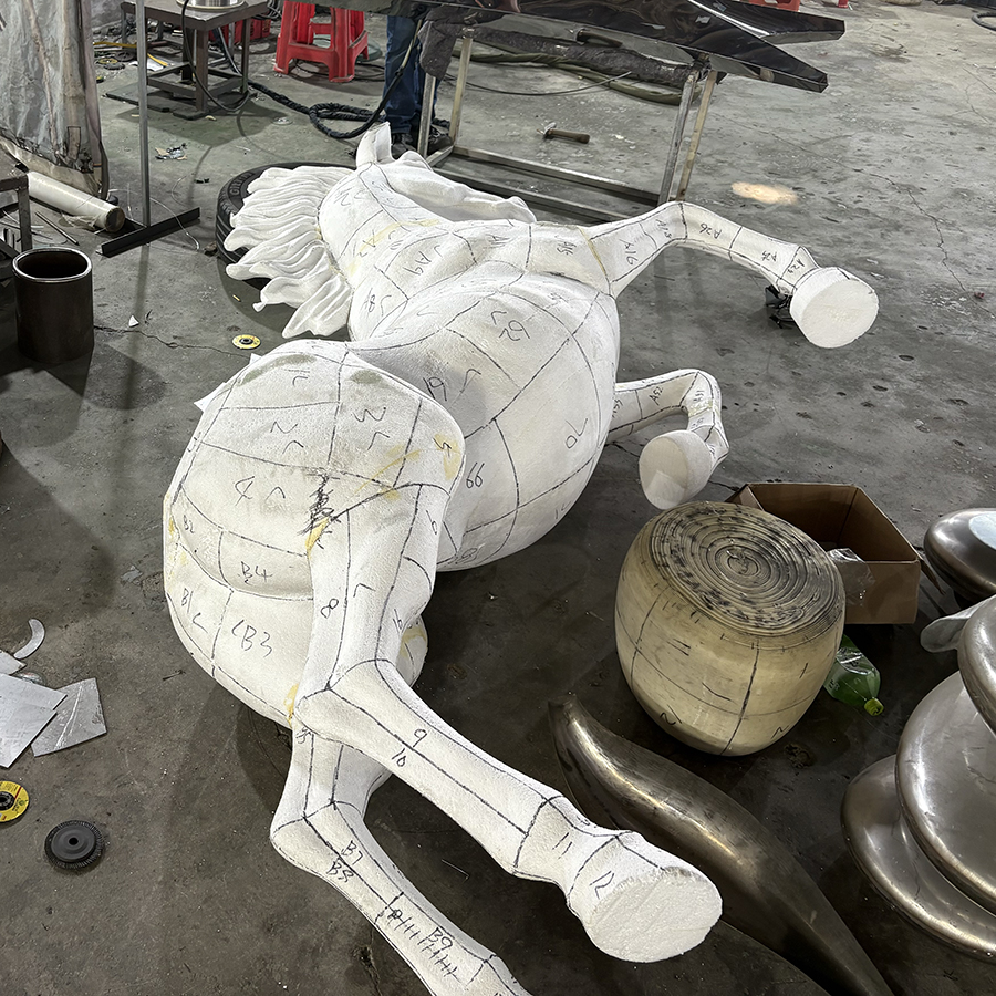 Large Polished Metal Horse Statue for Villa, Hotel & Landscape Projects - Image 2