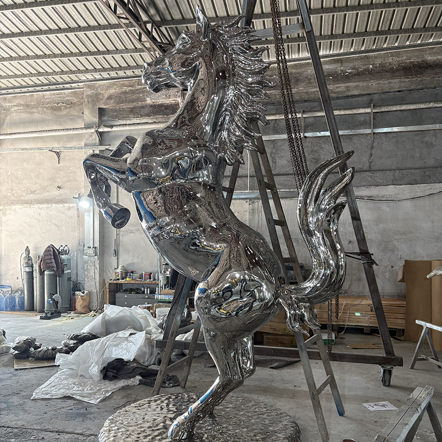 Large Polished Metal Horse Statue for Villa, Hotel & Landscape Projects - Image 3